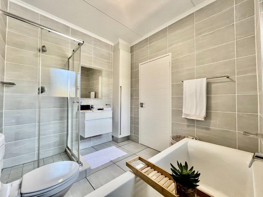 To Let 3 Bedroom Property for Rent in Waterfall Gauteng