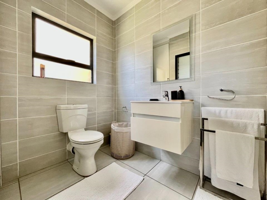 To Let 3 Bedroom Property for Rent in Waterfall Gauteng