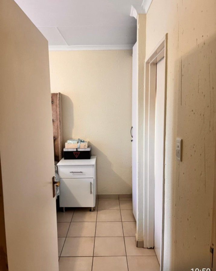 2 Bedroom Property for Sale in Greenstone Hill Gauteng