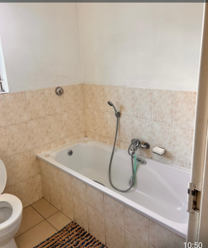 2 Bedroom Property for Sale in Greenstone Hill Gauteng