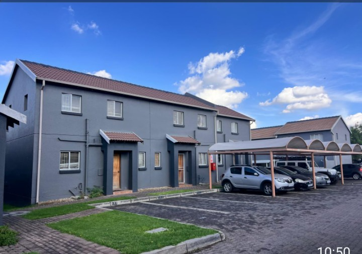 2 Bedroom Property for Sale in Greenstone Hill Gauteng