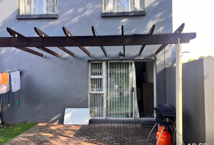 2 Bedroom Property for Sale in Greenstone Hill Gauteng