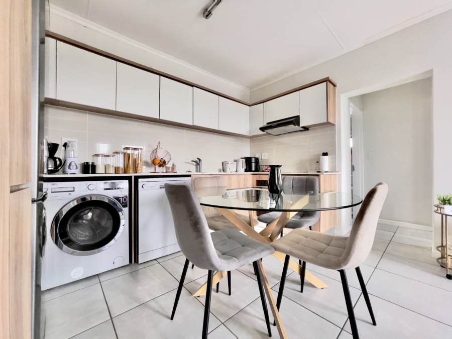 1 Bedroom Property for Sale in Crowthorne AH Gauteng