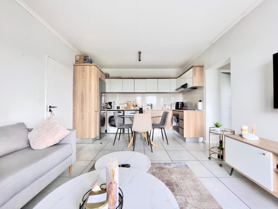 1 Bedroom Property for Sale in Crowthorne AH Gauteng