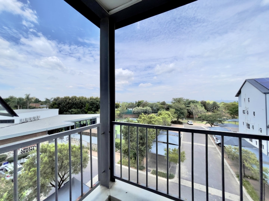 1 Bedroom Property for Sale in Crowthorne AH Gauteng