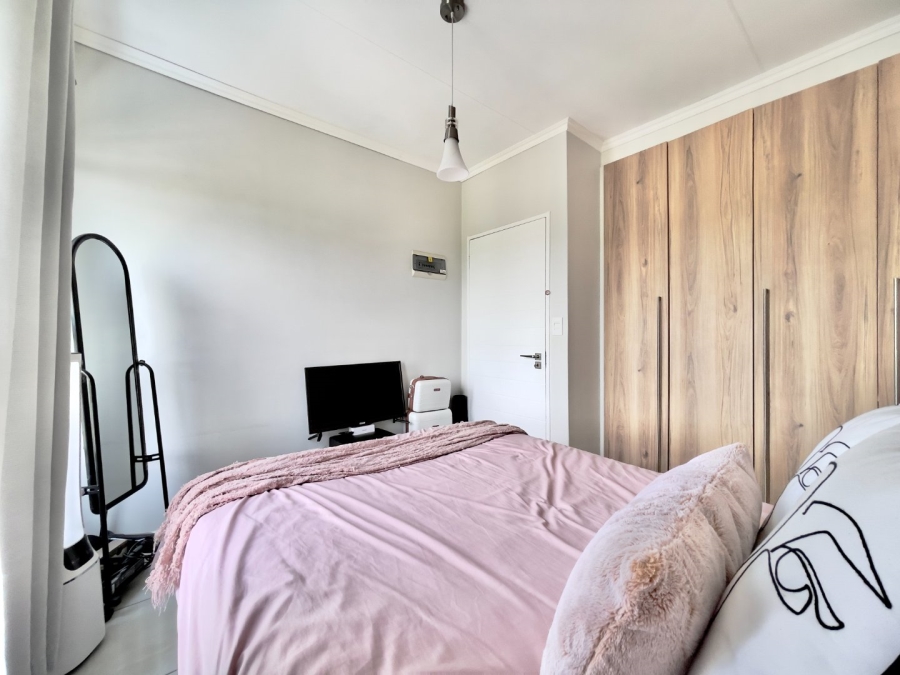 1 Bedroom Property for Sale in Crowthorne AH Gauteng