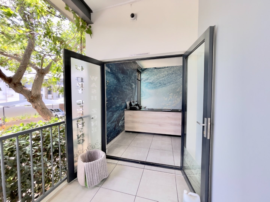 1 Bedroom Property for Sale in Crowthorne AH Gauteng