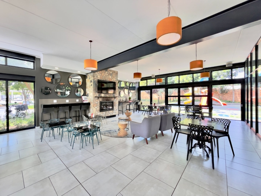 1 Bedroom Property for Sale in Crowthorne AH Gauteng