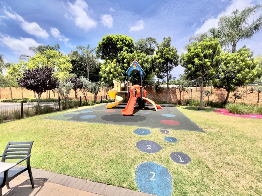 1 Bedroom Property for Sale in Crowthorne AH Gauteng