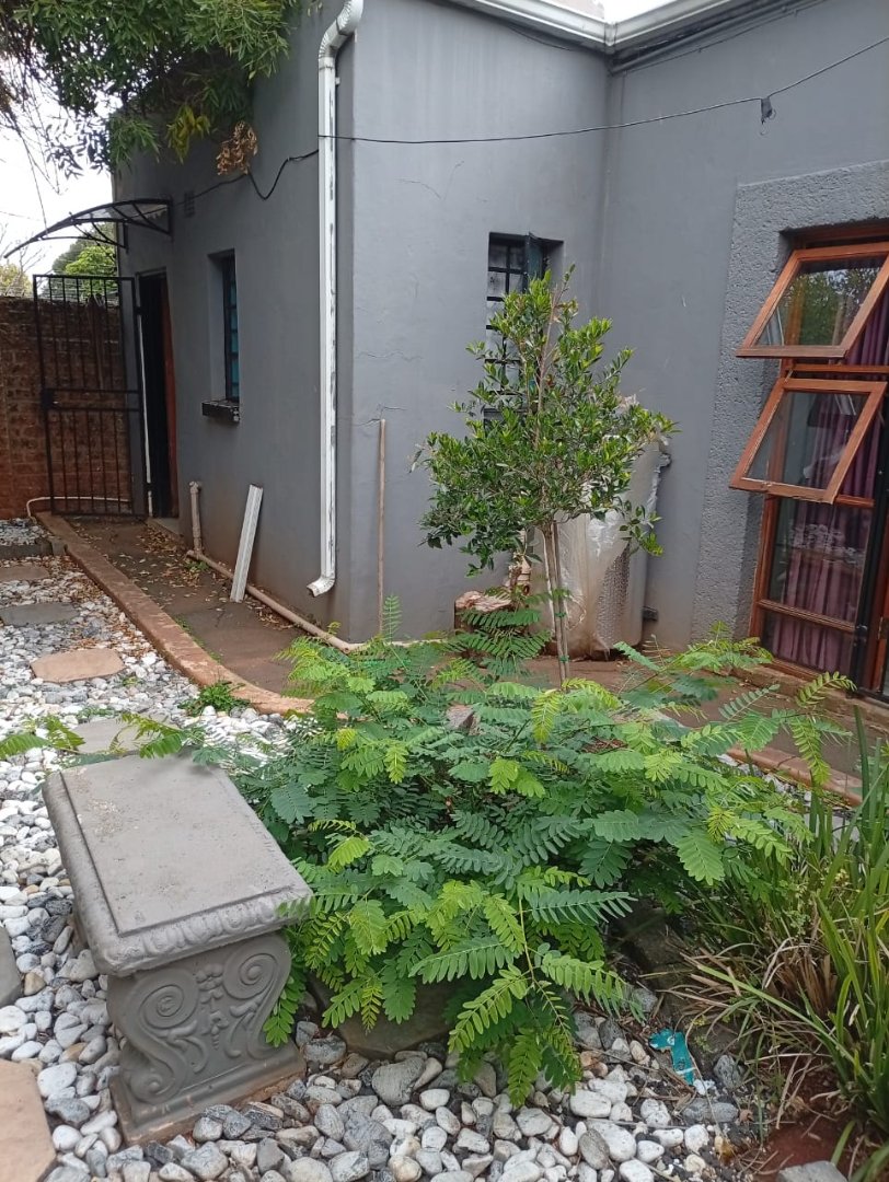 13 Bedroom Property for Sale in Westdene Gauteng