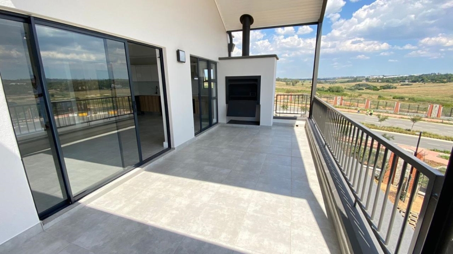 To Let 2 Bedroom Property for Rent in Waterfall Gauteng