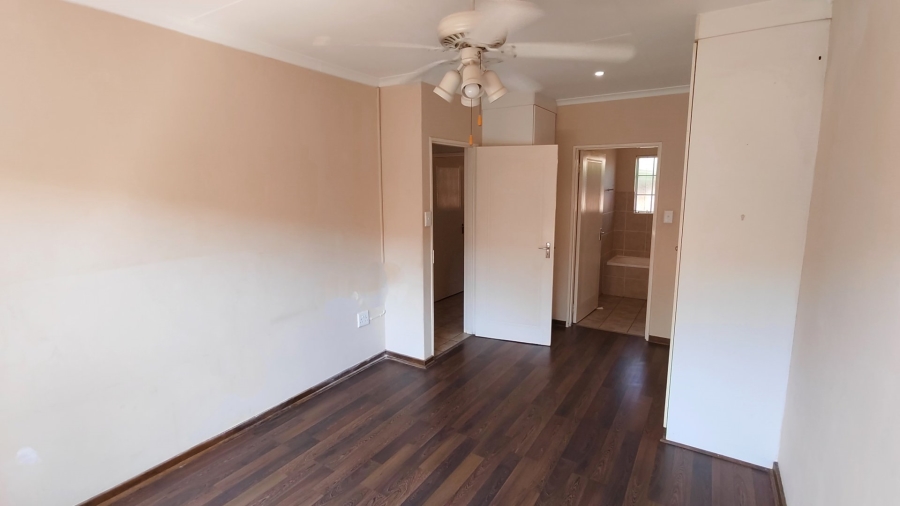 2 Bedroom Property for Sale in Sinoville Gauteng