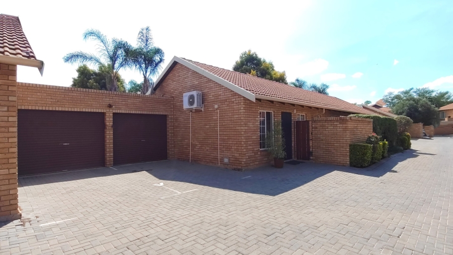 2 Bedroom Property for Sale in Sinoville Gauteng