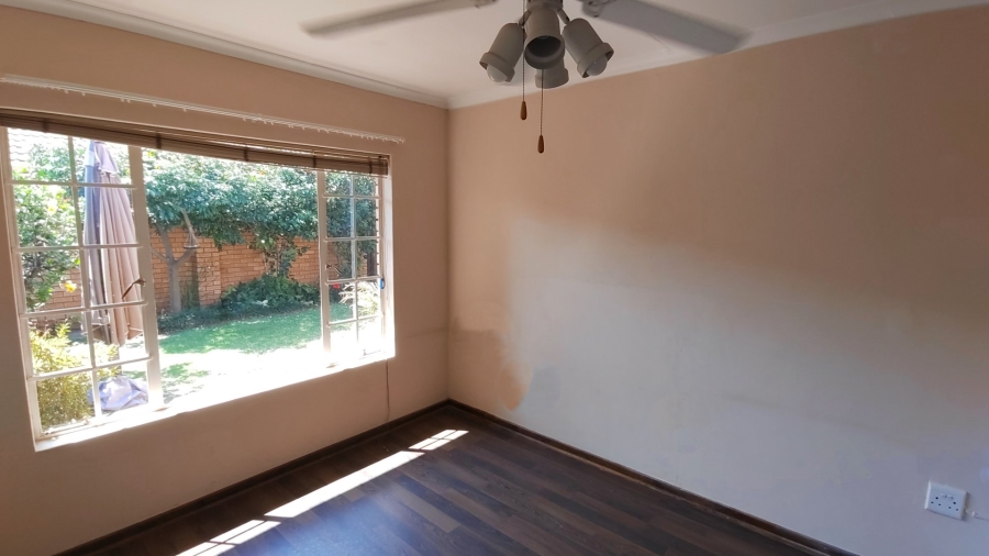 2 Bedroom Property for Sale in Sinoville Gauteng