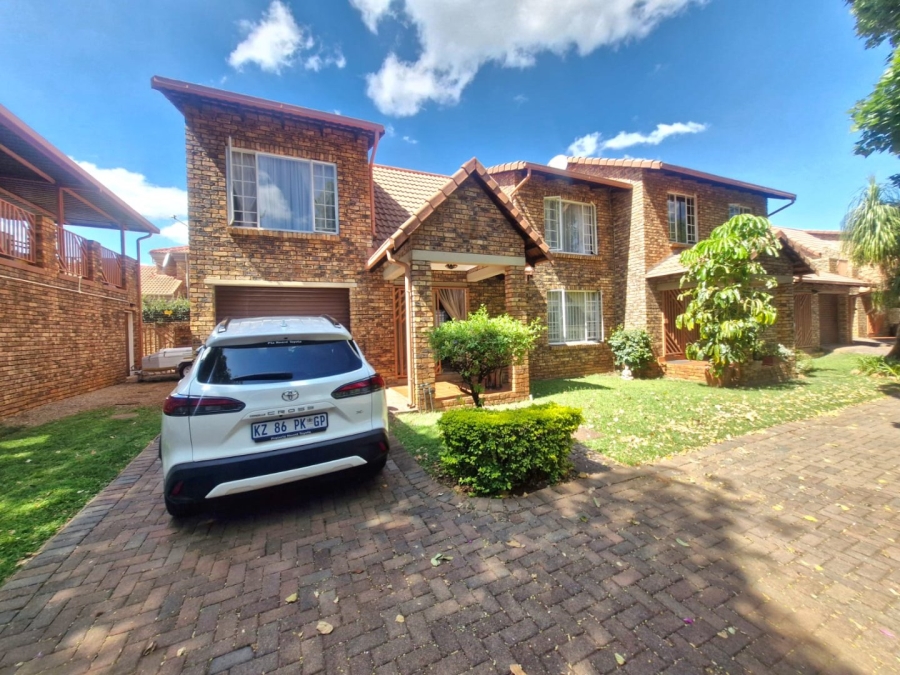 3 Bedroom Property for Sale in Magalieskruin Gauteng