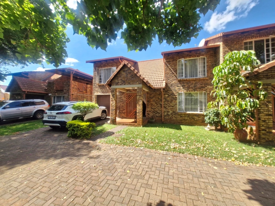 3 Bedroom Property for Sale in Magalieskruin Gauteng