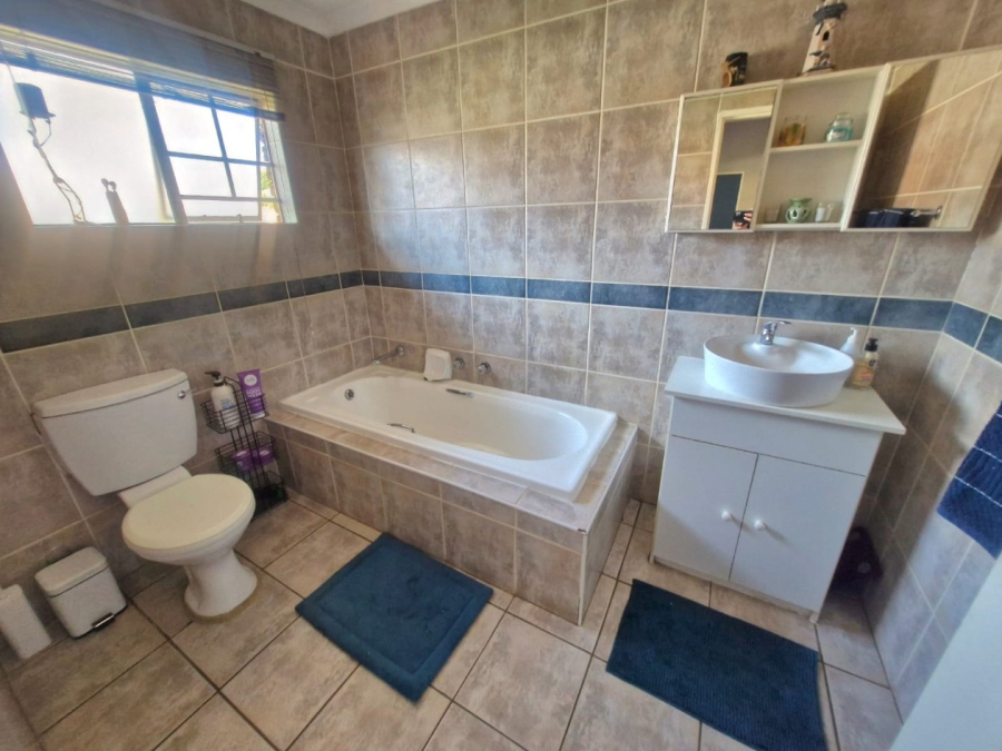 3 Bedroom Property for Sale in Magalieskruin Gauteng
