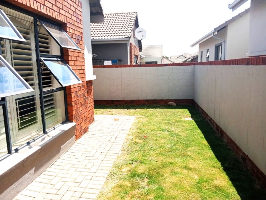 To Let 2 Bedroom Property for Rent in Meyersdal Nature Estate Gauteng