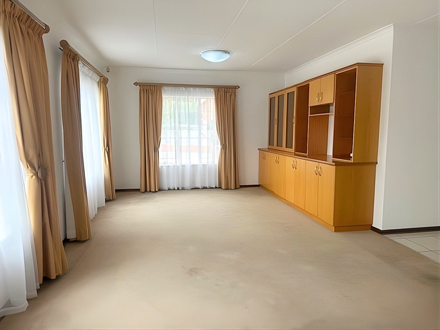 2 Bedroom Property for Sale in Wilgeheuwel Gauteng