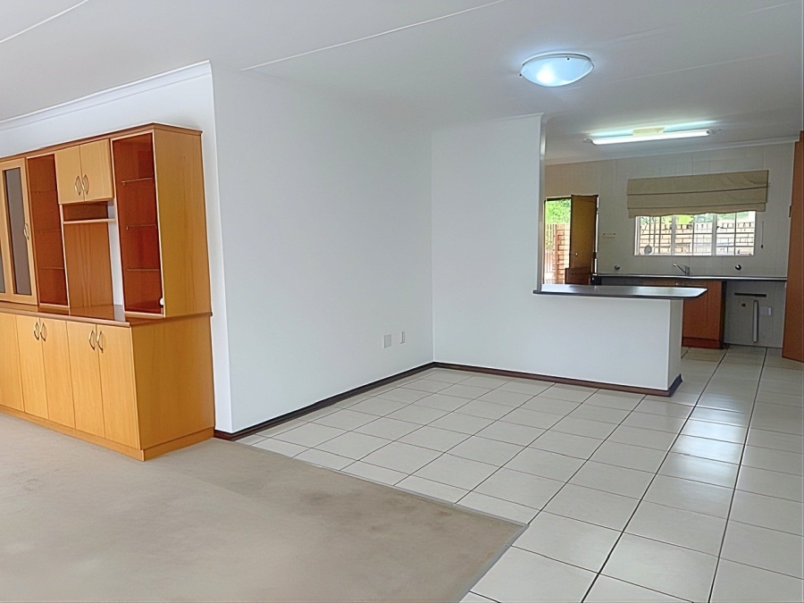 2 Bedroom Property for Sale in Wilgeheuwel Gauteng