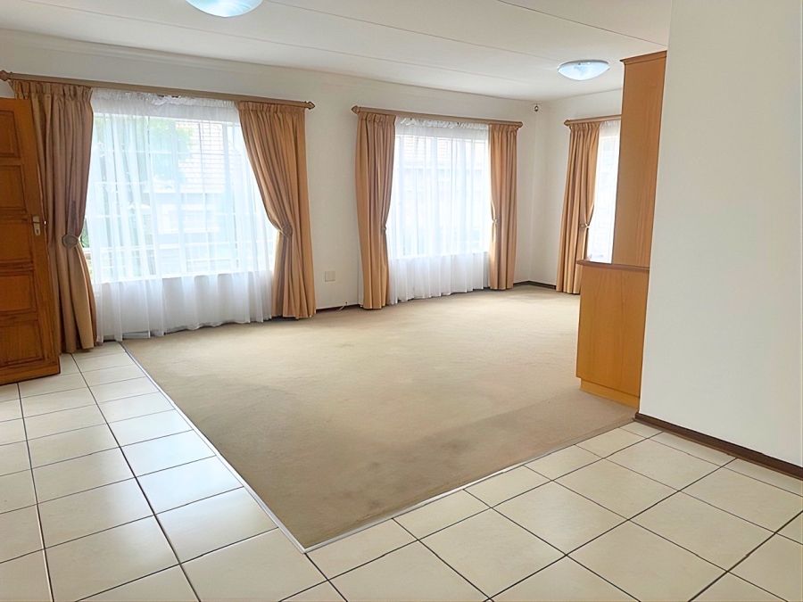 2 Bedroom Property for Sale in Wilgeheuwel Gauteng