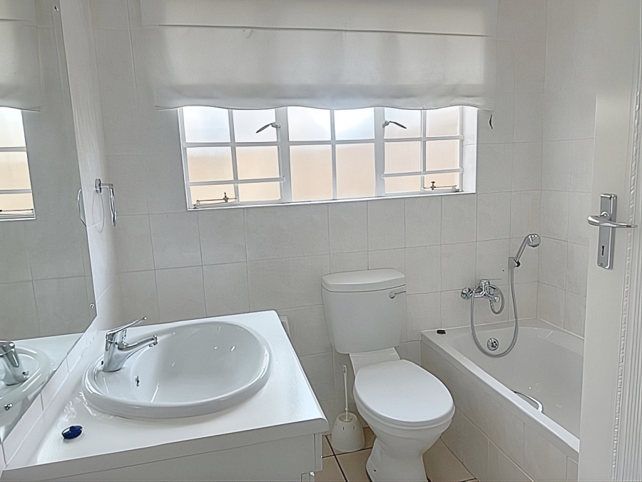 2 Bedroom Property for Sale in Wilgeheuwel Gauteng