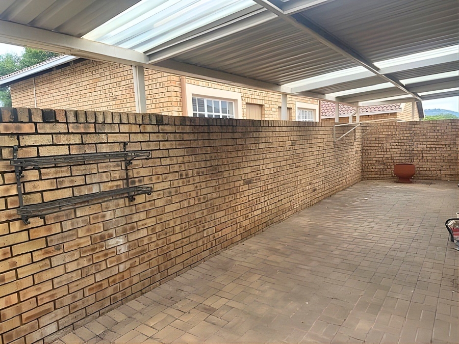 2 Bedroom Property for Sale in Wilgeheuwel Gauteng