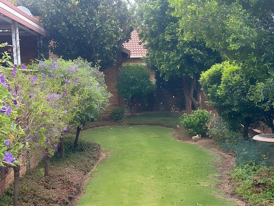 2 Bedroom Property for Sale in Wilgeheuwel Gauteng