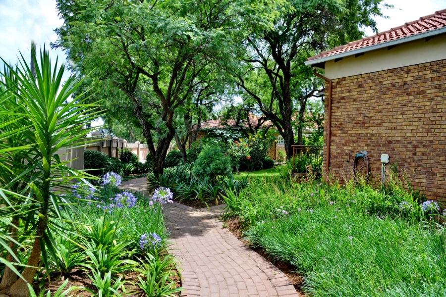 2 Bedroom Property for Sale in Wilgeheuwel Gauteng