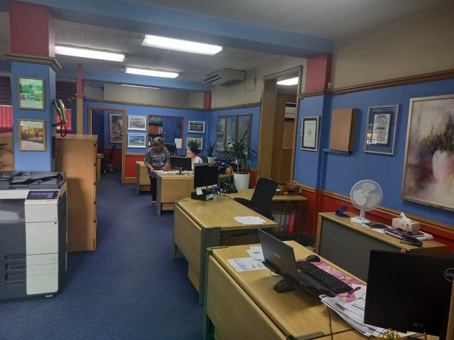  Bedroom Property for Sale in New Redruth Gauteng