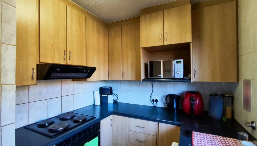 2 Bedroom Property for Sale in Klopperpark Gauteng