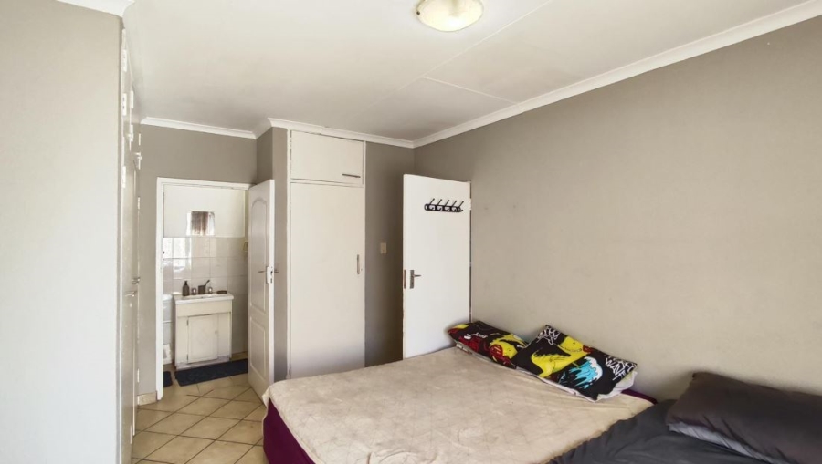 2 Bedroom Property for Sale in Klopperpark Gauteng