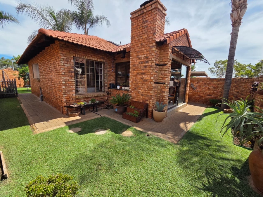 2 Bedroom Property for Sale in Montana Tuine Gauteng