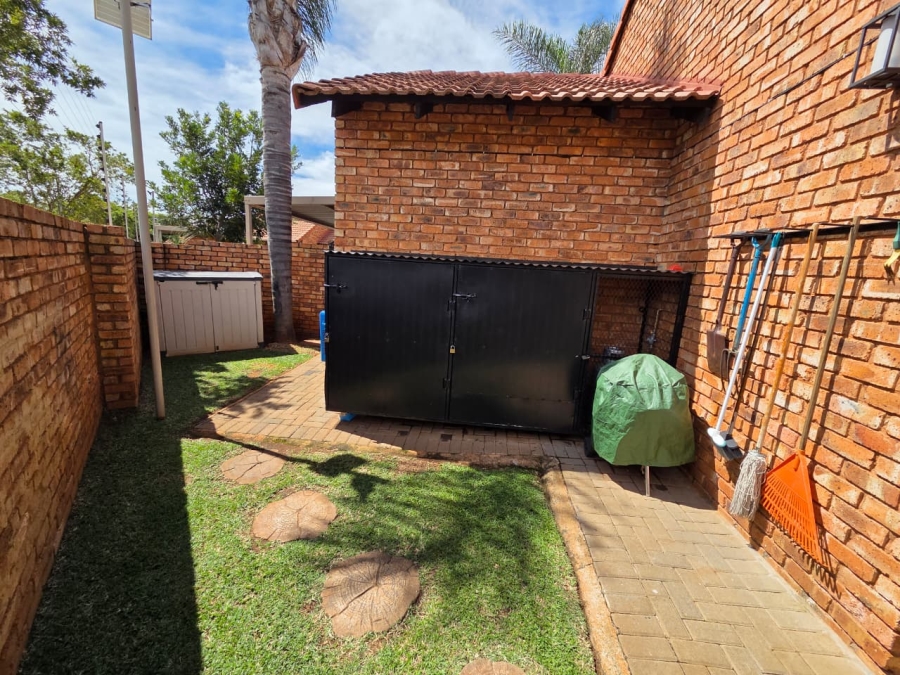 2 Bedroom Property for Sale in Montana Tuine Gauteng