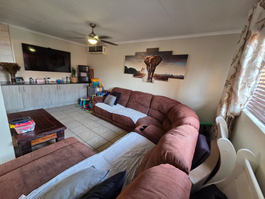 2 Bedroom Property for Sale in Montana Tuine Gauteng