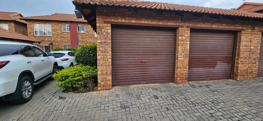 2 Bedroom Property for Sale in Annlin Gauteng