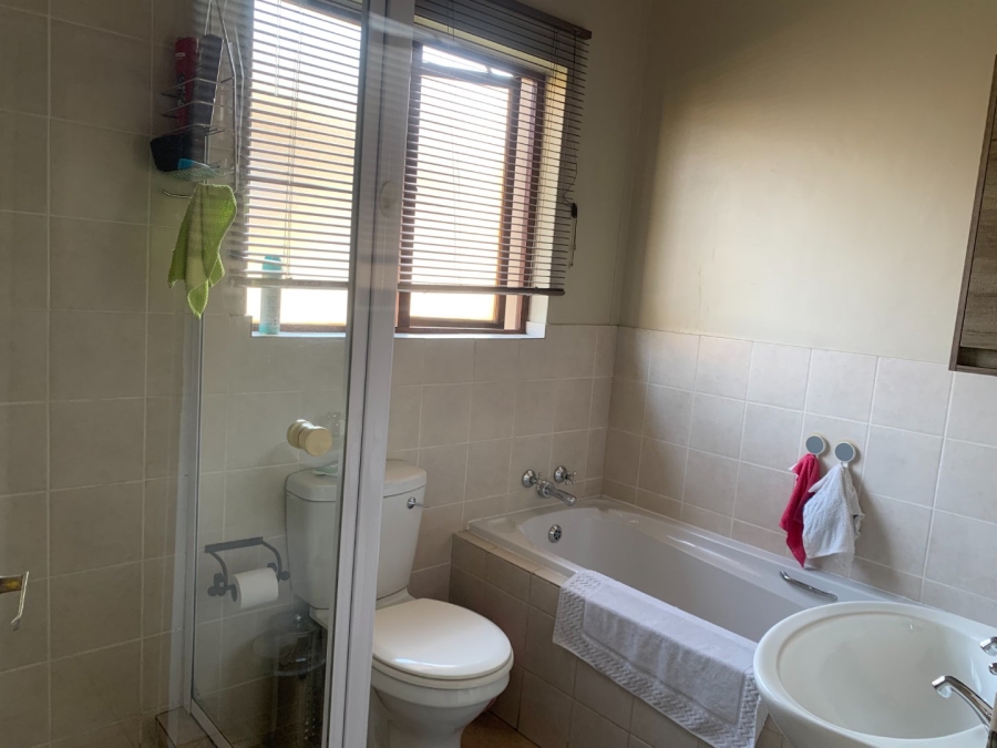 To Let 2 Bedroom Property for Rent in Carlswald Gauteng