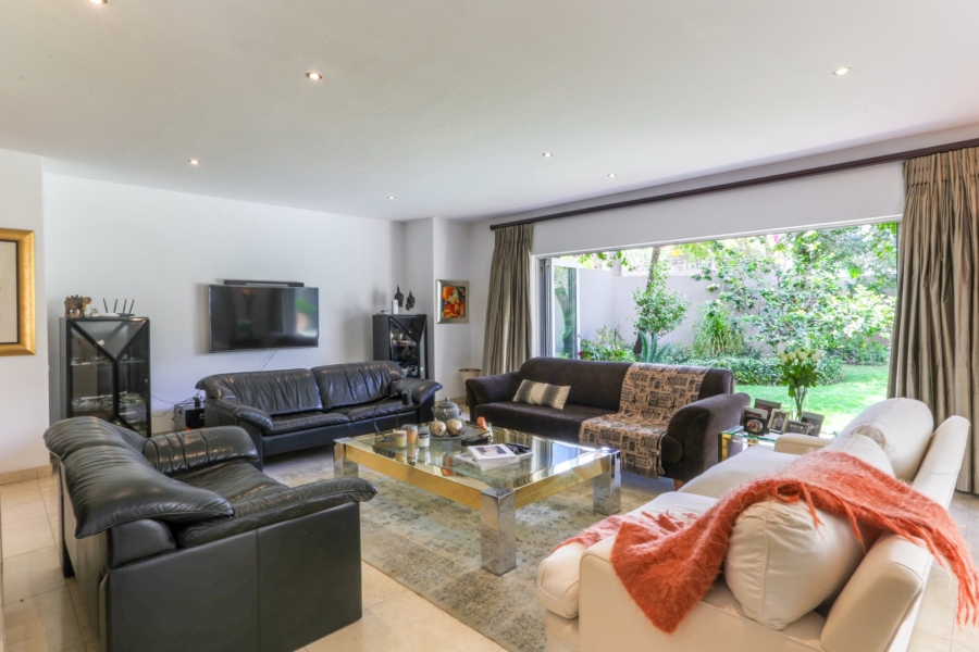 4 Bedroom Property for Sale in Hurlingham Gauteng