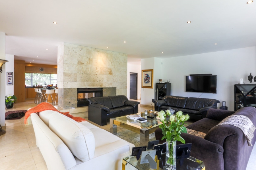 4 Bedroom Property for Sale in Hurlingham Gauteng