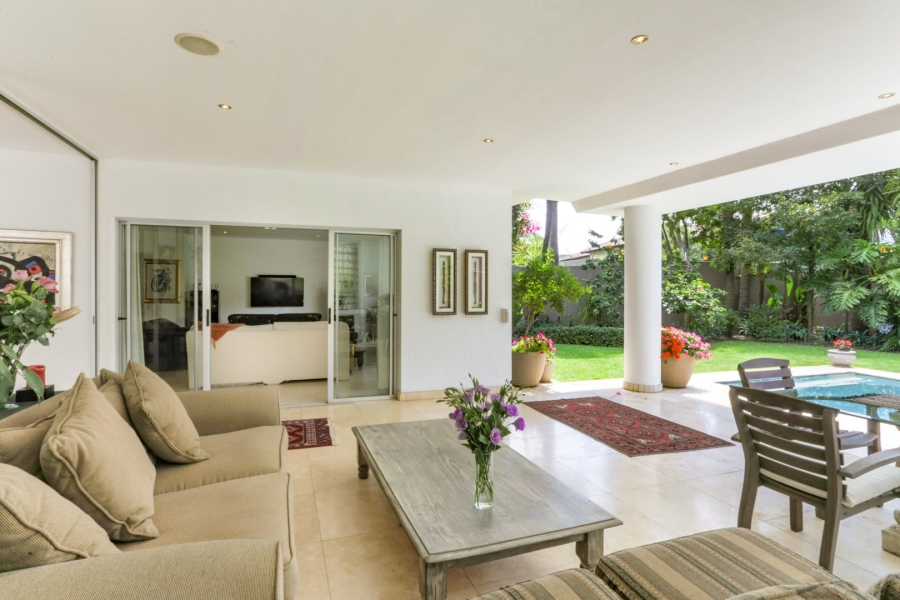 4 Bedroom Property for Sale in Hurlingham Gauteng