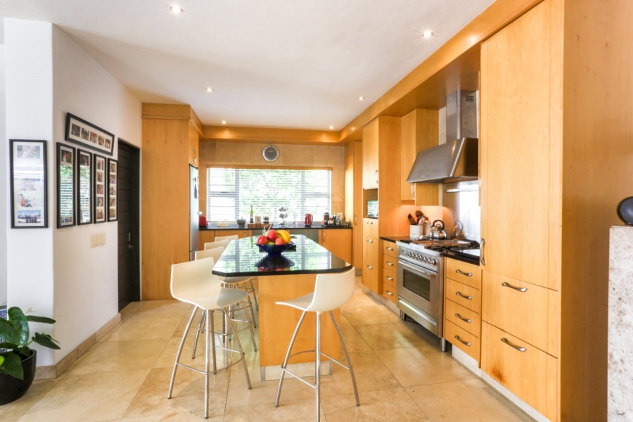 4 Bedroom Property for Sale in Hurlingham Gauteng