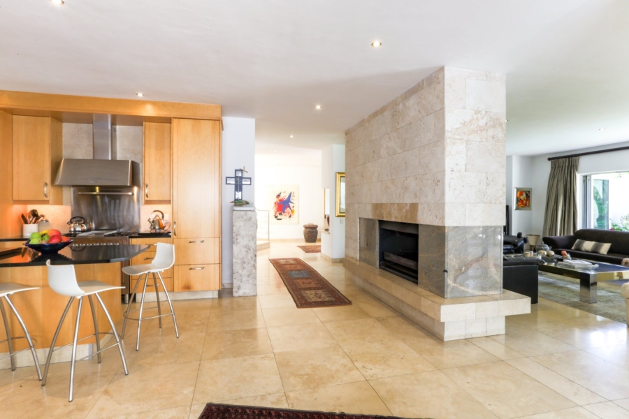 4 Bedroom Property for Sale in Hurlingham Gauteng