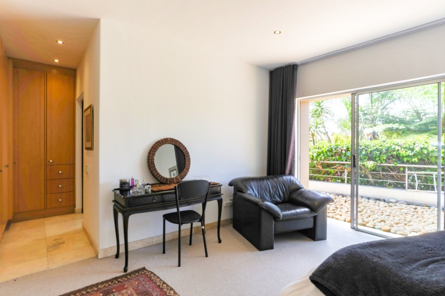 4 Bedroom Property for Sale in Hurlingham Gauteng