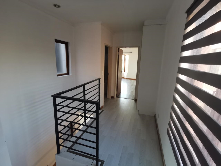 2 Bedroom Property for Sale in Buurendal Gauteng