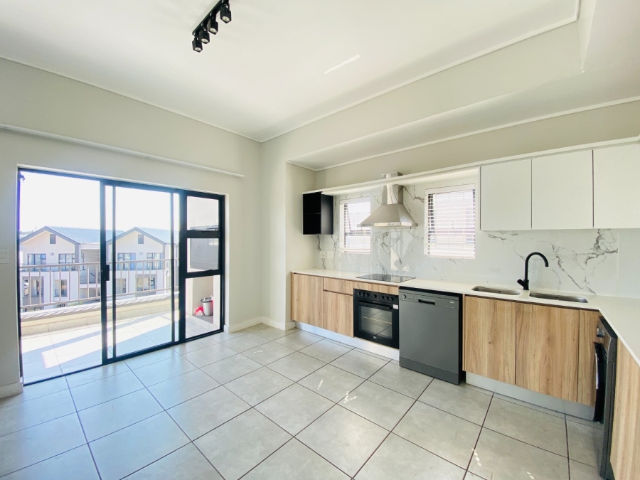 To Let 2 Bedroom Property for Rent in Waterfall Gauteng