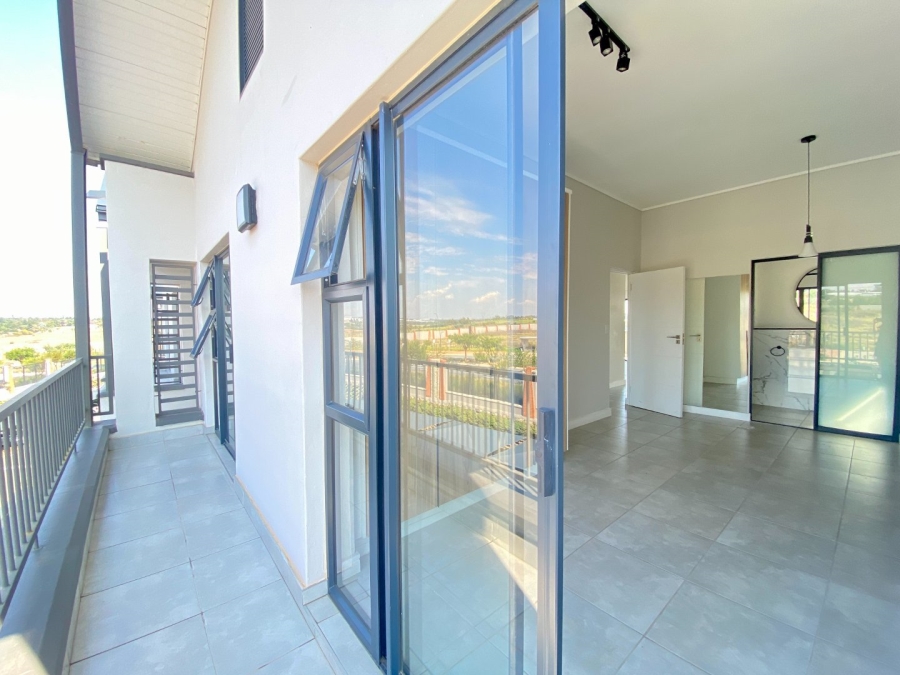 To Let 2 Bedroom Property for Rent in Waterfall Gauteng