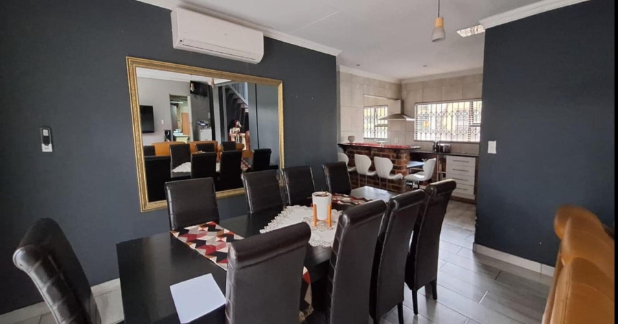 4 Bedroom Property for Sale in Glen Marais Gauteng