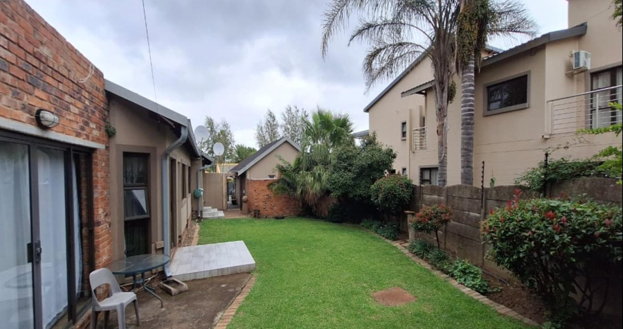 4 Bedroom Property for Sale in Glen Marais Gauteng