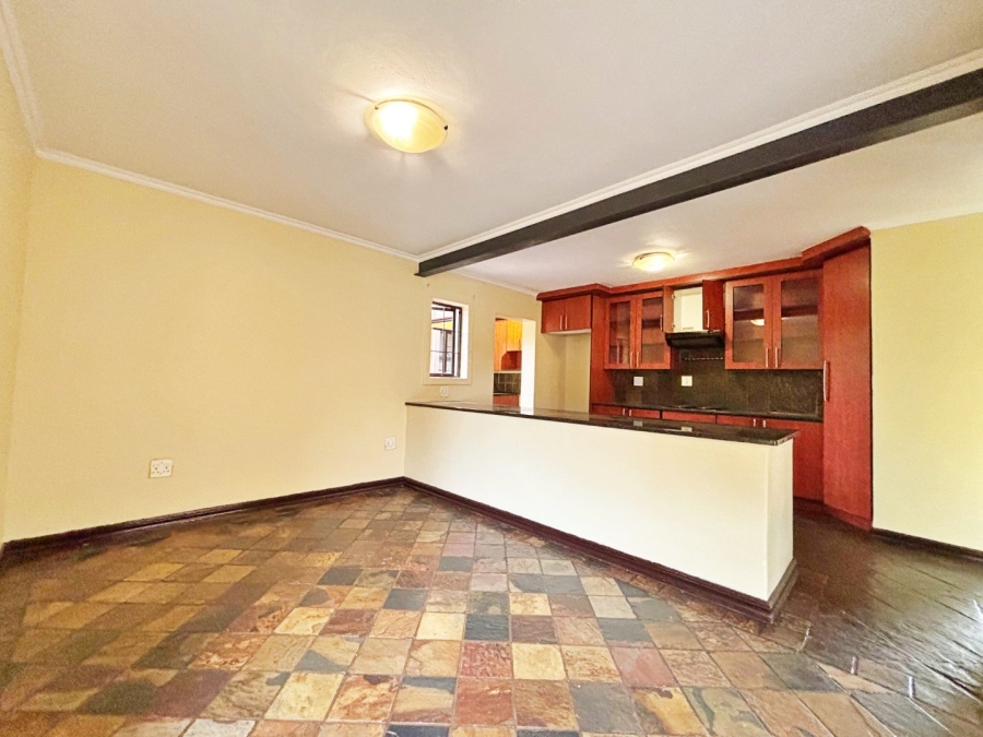 5 Bedroom Property for Sale in Amberfield Crest Estate Gauteng