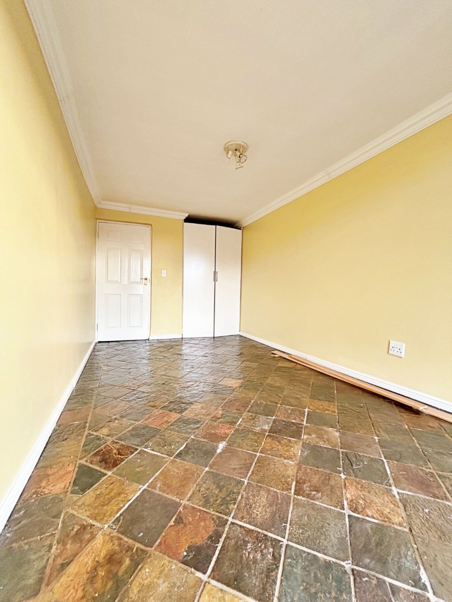 5 Bedroom Property for Sale in Amberfield Crest Estate Gauteng